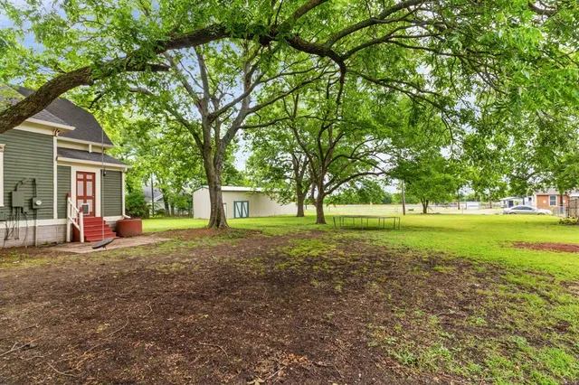 $299,000 | 315 South Denny Street, Howe, TX 75459