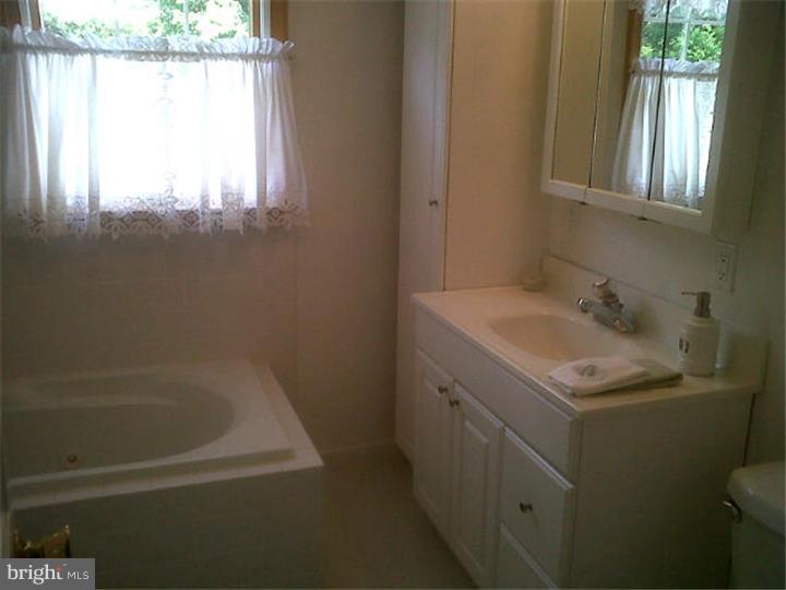 22 Barbara Road Hatboro, PA 19040 - Photo 3 of 9