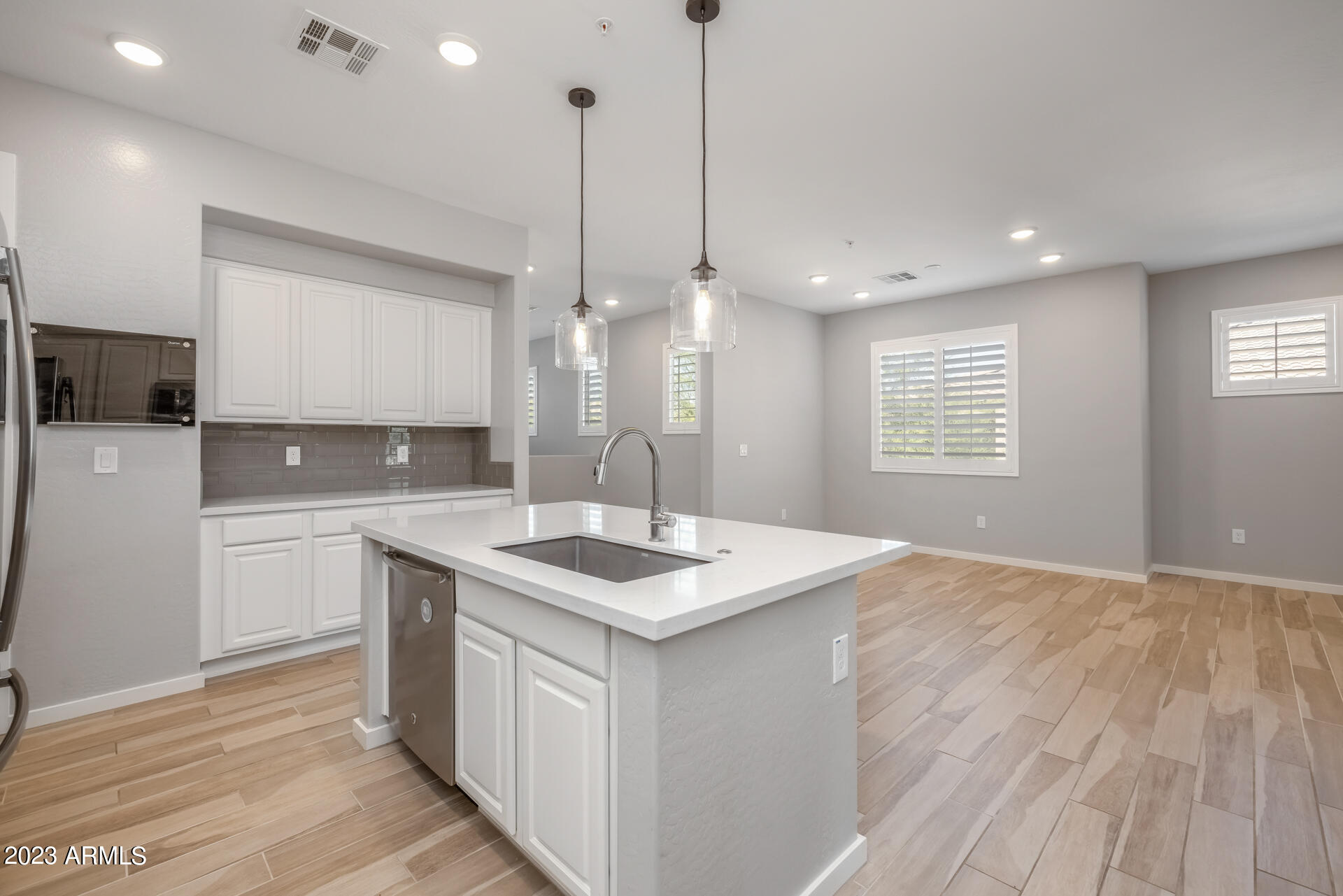 250 West Queen Creek Road, Unit 210 Chandler, AZ 85248 - Photo 11 of 39 11)KITCHEN