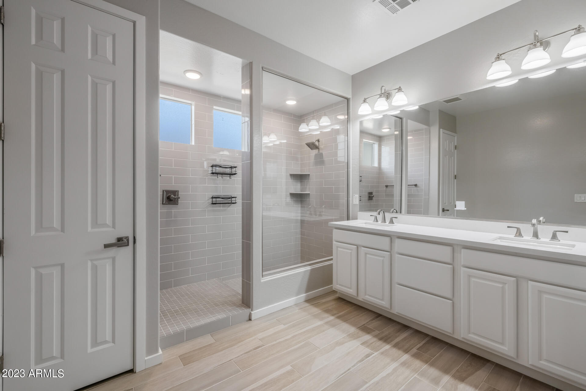 250 West Queen Creek Road, Unit 210 Chandler, AZ 85248 - Photo 16 of 39 16)MASTER BATH