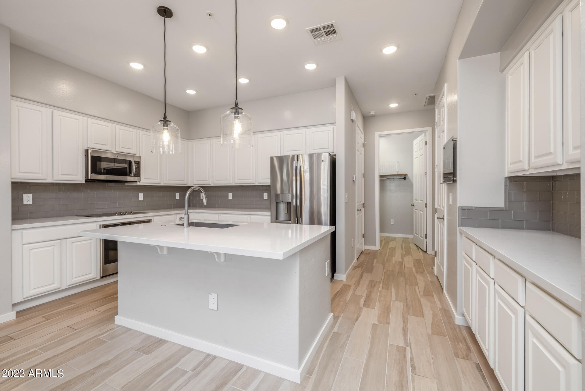 250 West Queen Creek Road, Unit 210 Chandler, AZ 85248 - Photo 9 of 39 9)KITCHEN