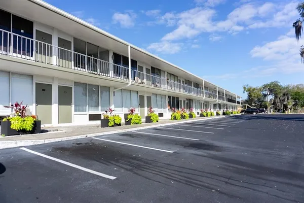 $895 | 515 Bon Air Street, Unit 240, Lakeland, FL 33805