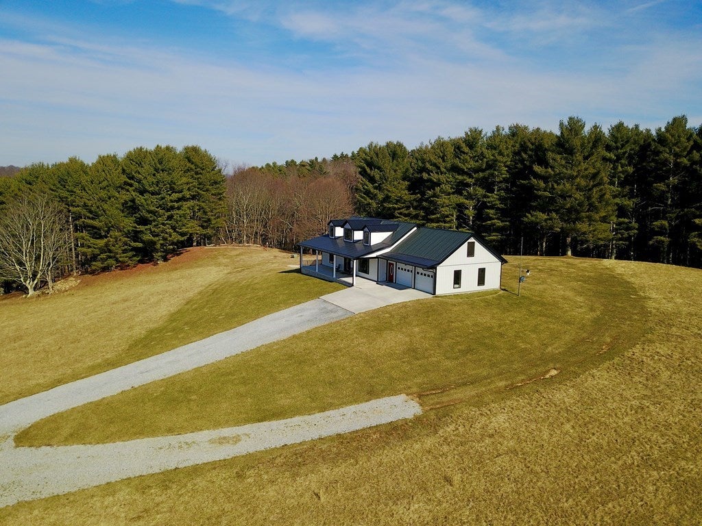 1005 Dry Road Speedwell, VA 24374 - Photo 8 of 72 Gallery Image 8