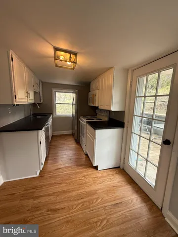 $2,650 | 123 Brunswick Avenue, Lambertville, NJ 08530