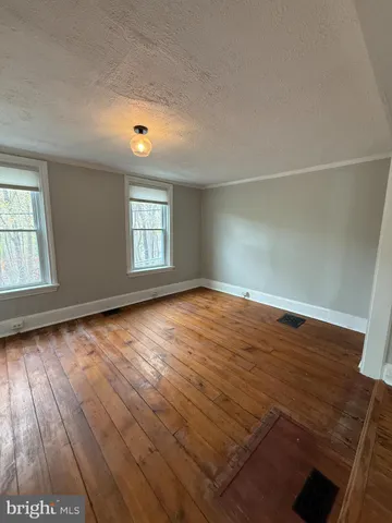 $2,650 | 123 Brunswick Avenue, Lambertville, NJ 08530