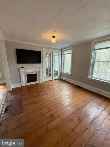 $2,650 | 123 Brunswick Avenue, Lambertville, NJ 08530