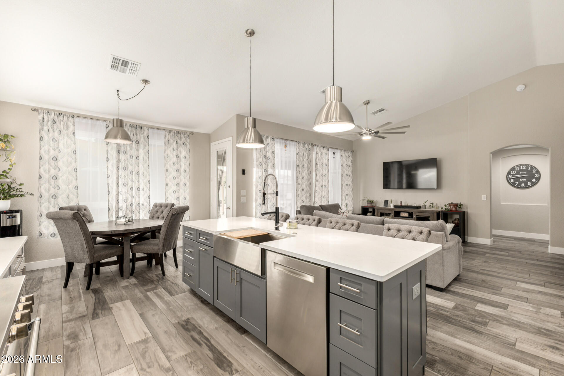 2096 South Quartz Street Gilbert, AZ 85295 - Photo 16 of 67 26 Quartz