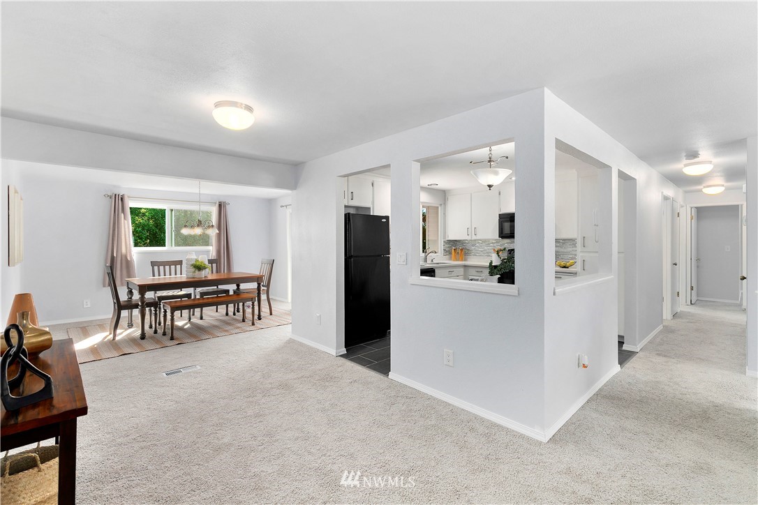 3113 Southeast 18th Street Renton, WA 98058 - Photo 6 of 30