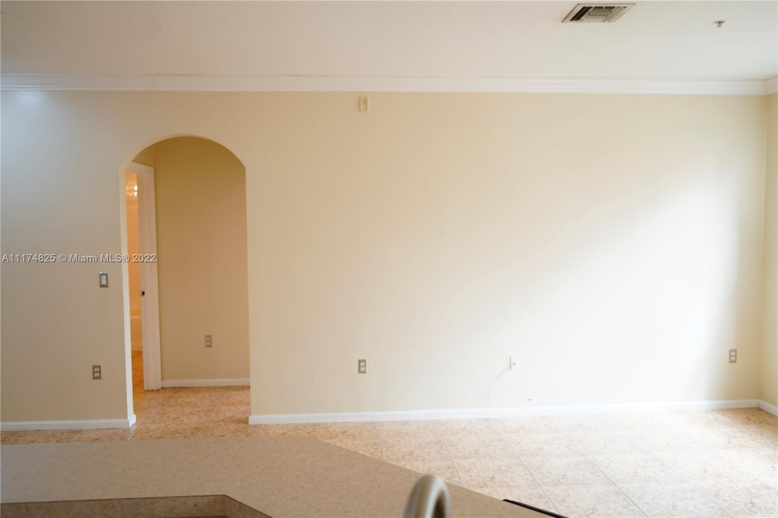 4402 Southwest 160th Avenue, Unit 925 Miramar, FL 33027 - Photo 8 of 34 a view of cupboard