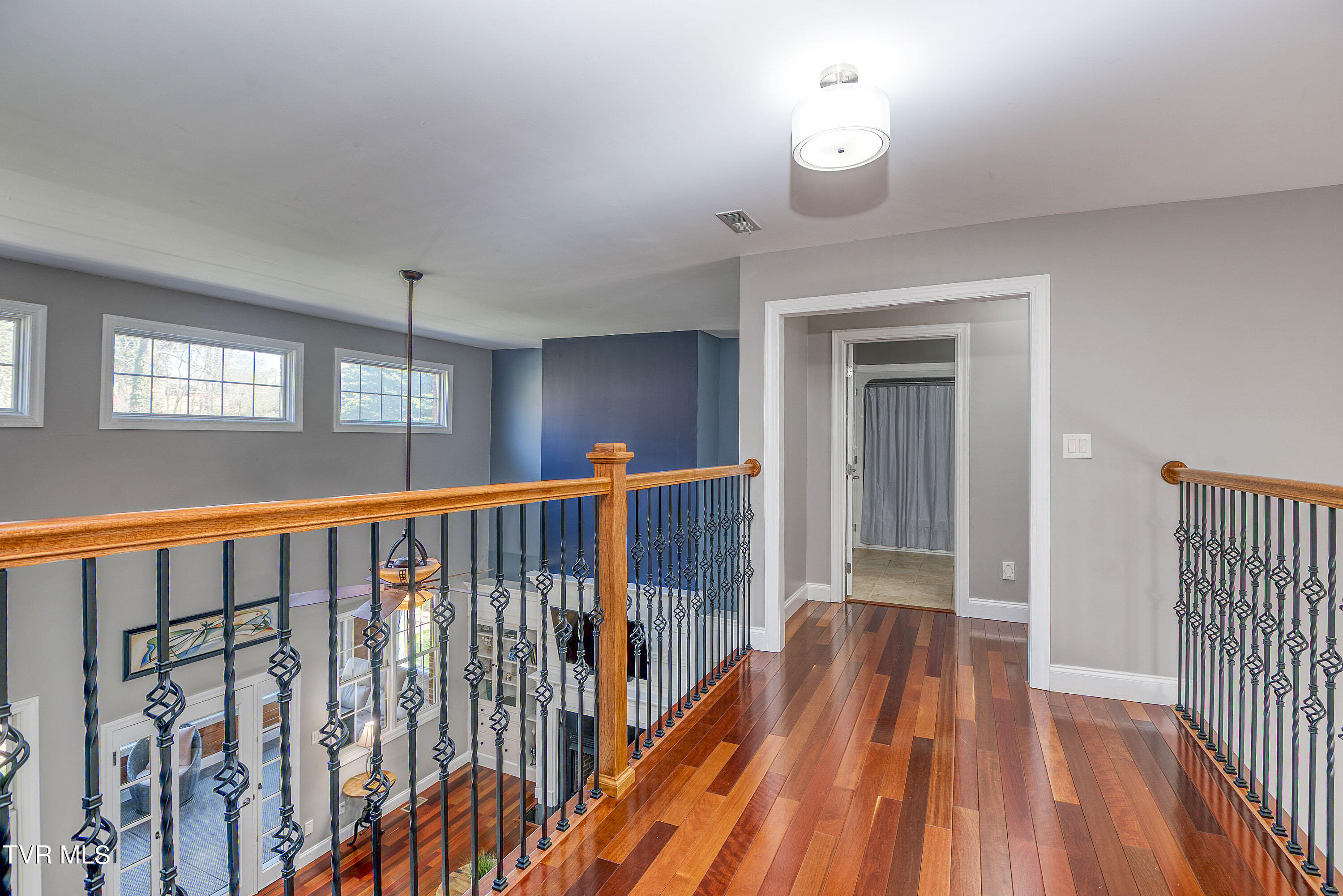 1501 Overhill Road Bristol, VA 24201 - Photo 27 of 47 Upper Hallway