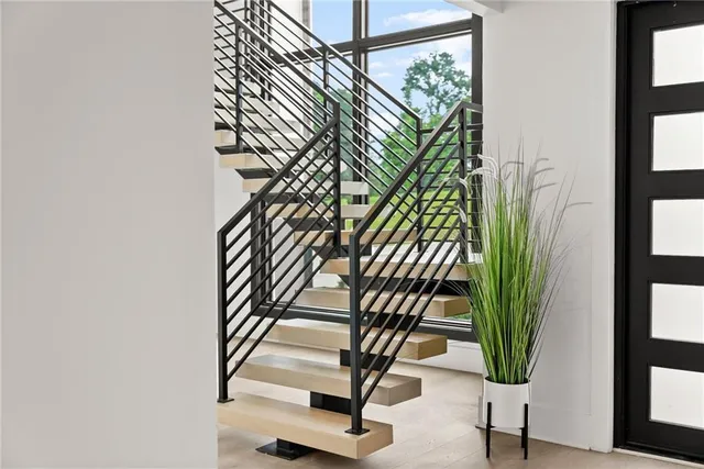 $1,300,000 | 151 South Pointe Drive, Hartwell, GA 30643