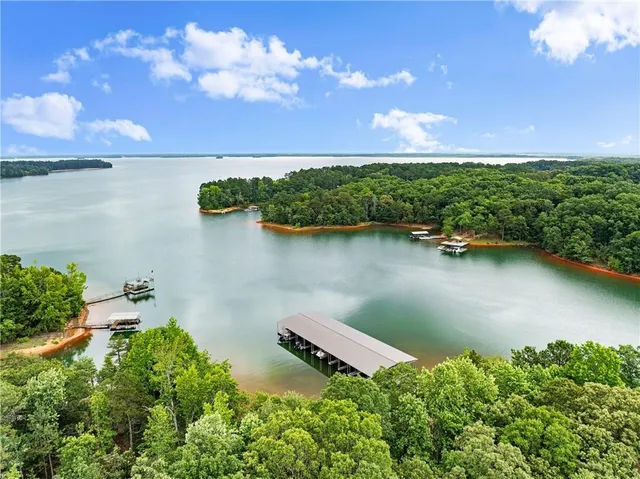 $1,300,000 | 151 South Pointe Drive, Hartwell, GA 30643