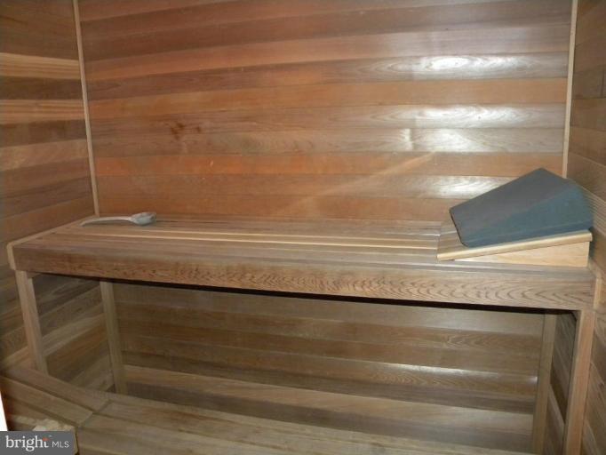 11317 Vale Road Oakton, VA 22124 - Photo 22 of 29 a bathroom with a bathtub