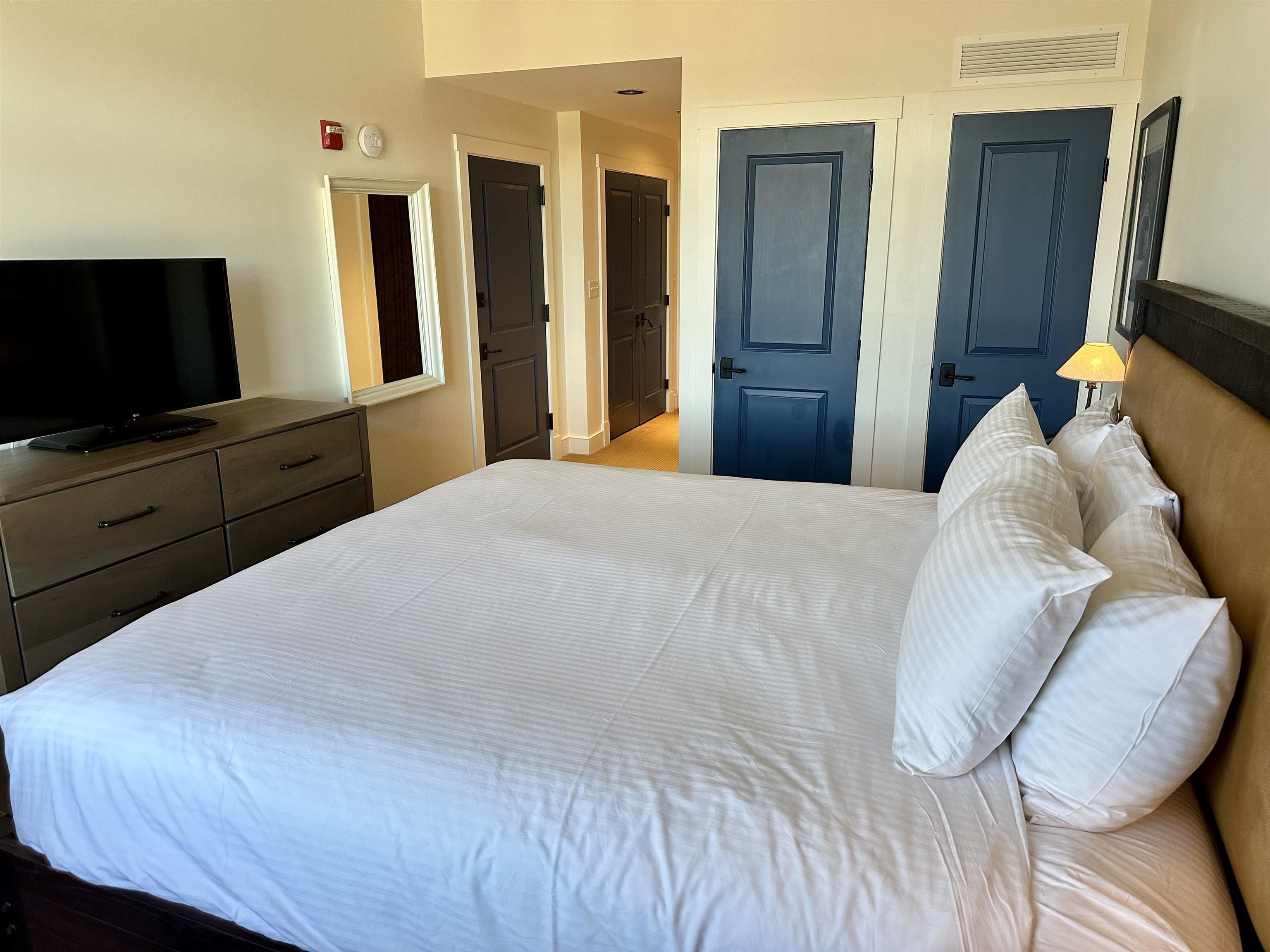 102 Forest Drive, Unit 322 (PLUS LOCKOUT 422)/ IV CLAY BROOK AT SUGARBUSH Warren, VT 05674 - Photo 13 of 30