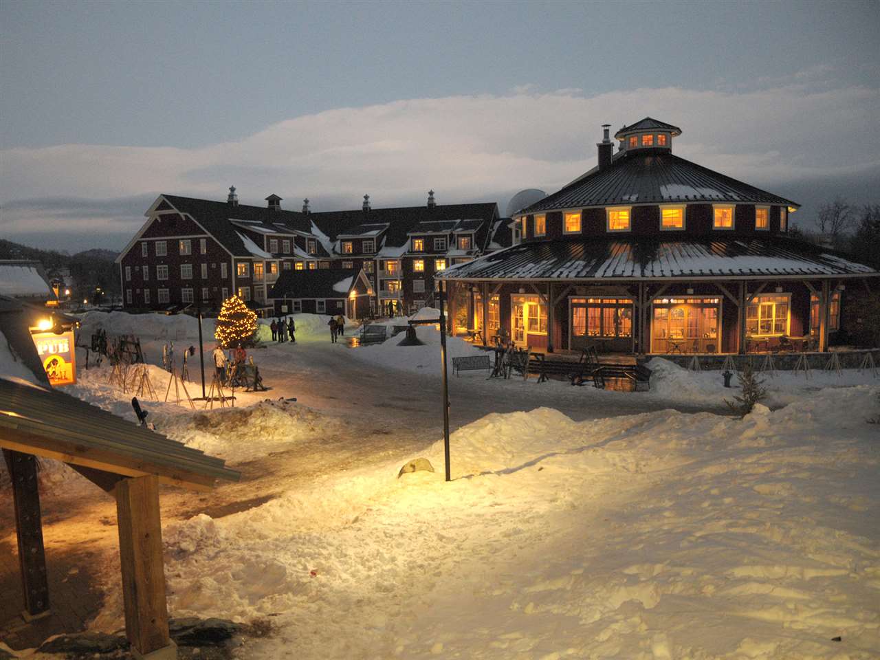 102 Forest Drive, Unit 322 (PLUS LOCKOUT 422)/ IV CLAY BROOK AT SUGARBUSH Warren, VT 05674 - Photo 23 of 30