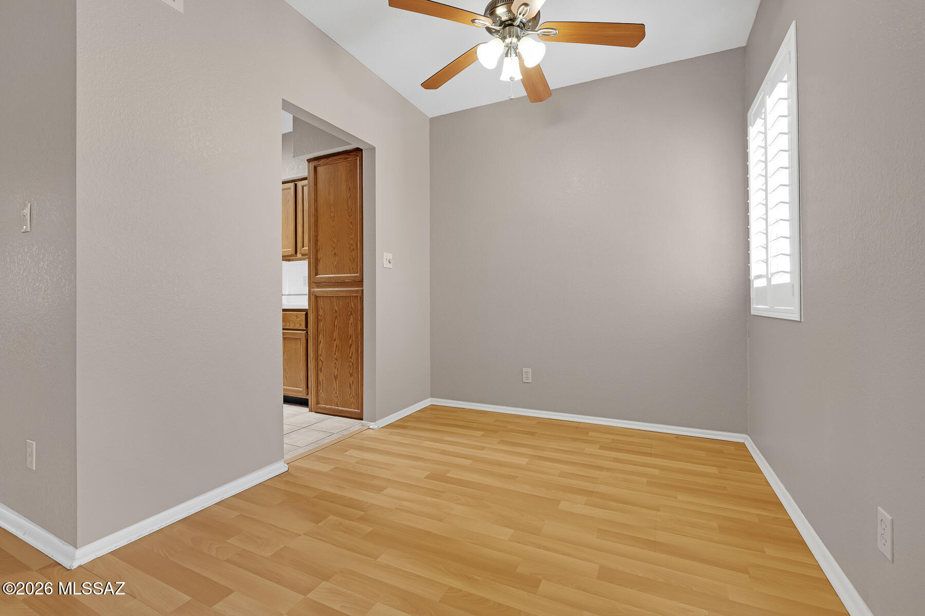 5500 North Valley View Road, Unit 213 Tucson, AZ 85718 - Photo 7 of 32 Dining Area off Kitchen!