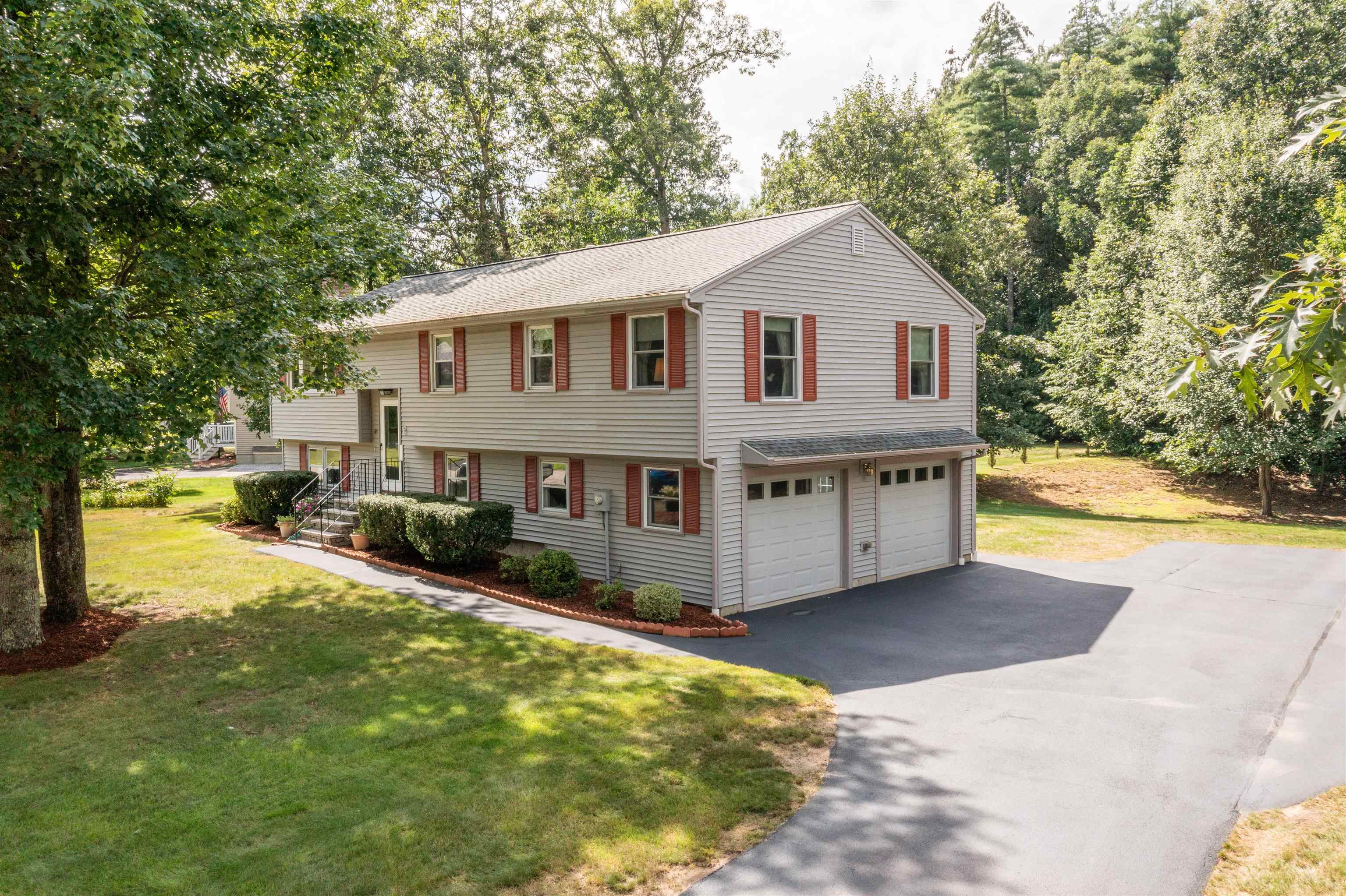65 Cota Road Merrimack, NH 03054 - Photo 2 of 27