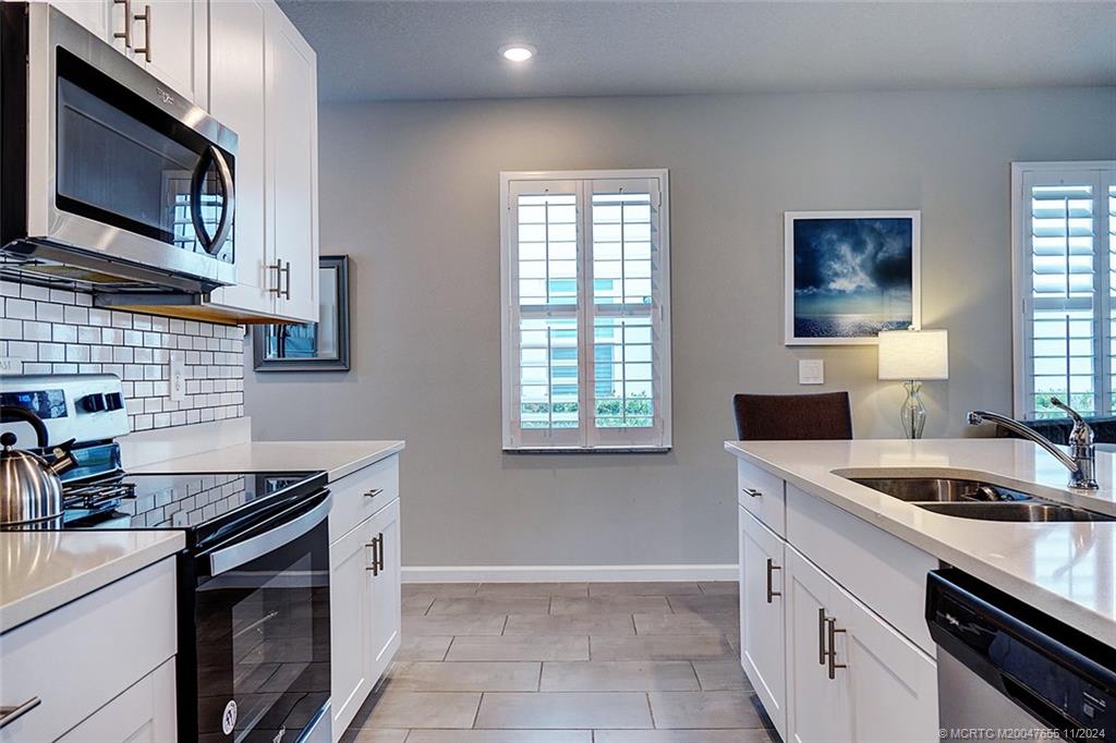 351 Southeast Angler Drive Stuart, FL 34994 - Photo 5 of 22