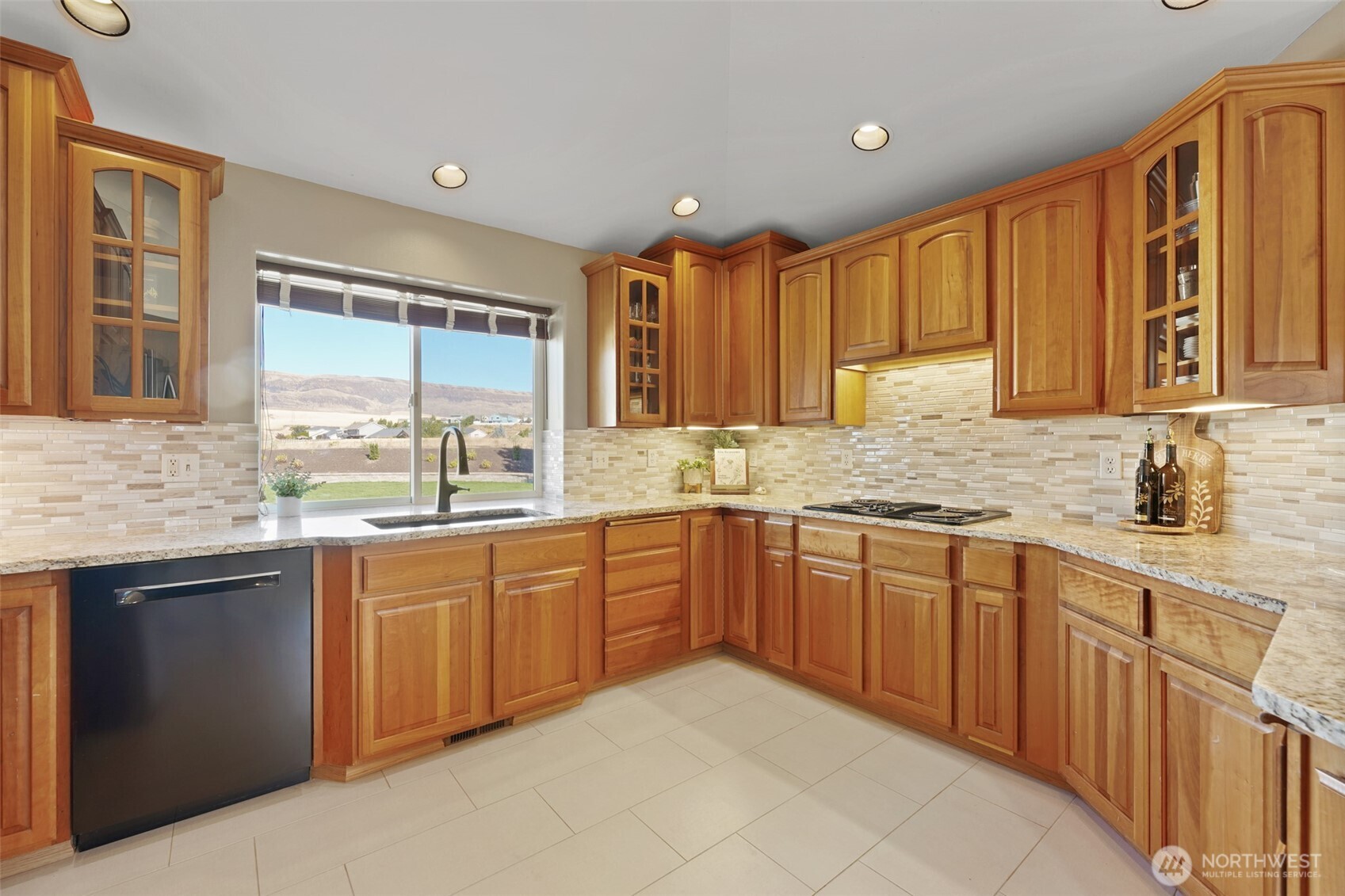 2521 Fancher Field Road East Wenatchee, WA 98802 - Photo 15 of 39