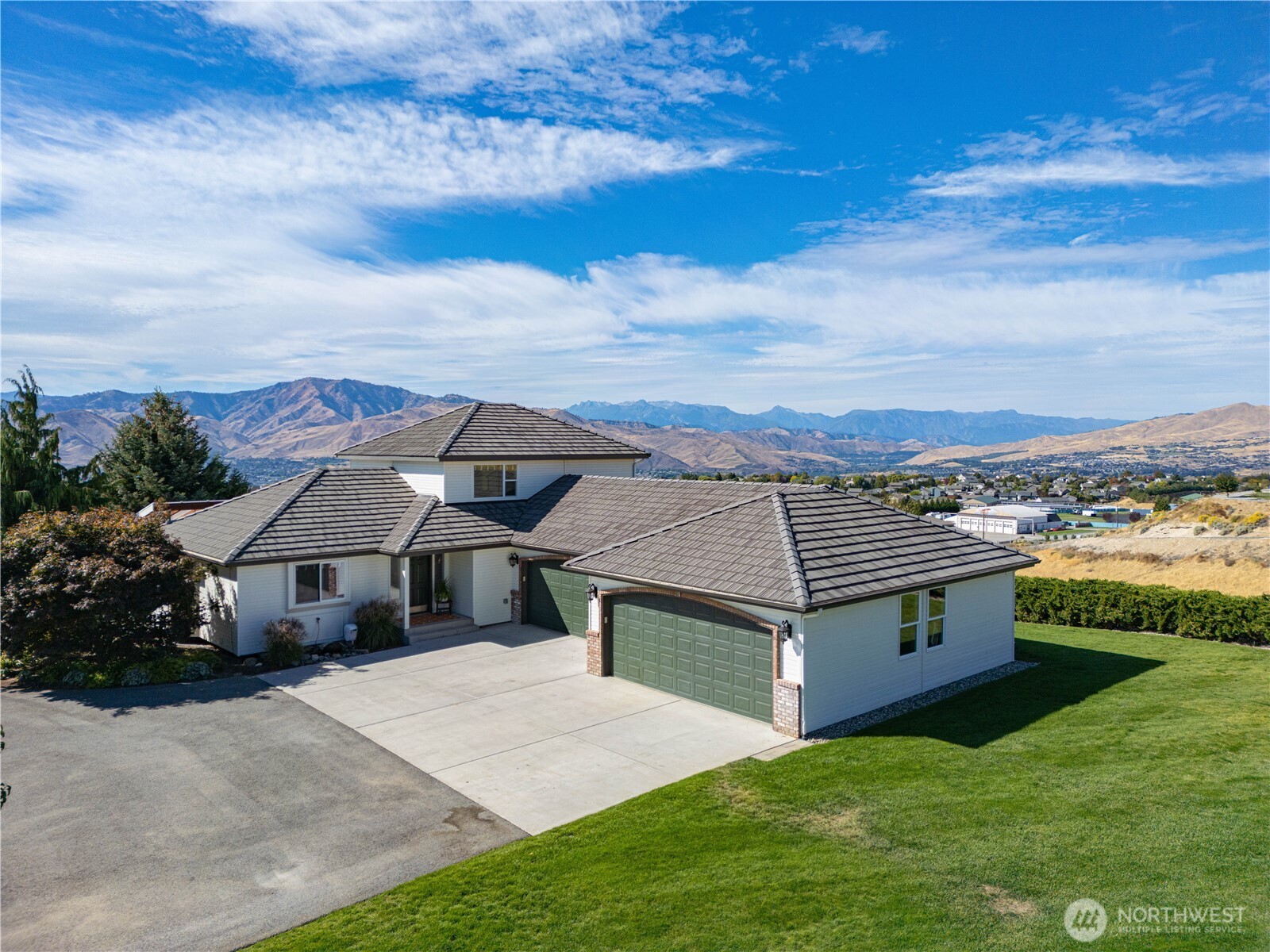 2521 Fancher Field Road East Wenatchee, WA 98802 - Photo 2 of 39