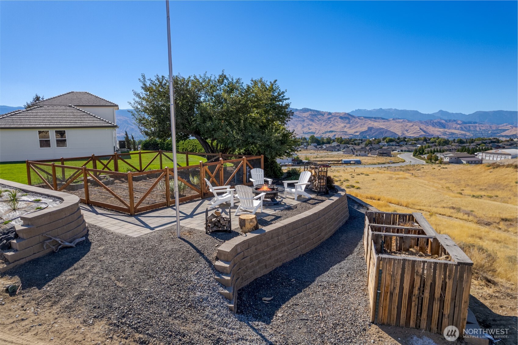 2521 Fancher Field Road East Wenatchee, WA 98802 - Photo 8 of 39