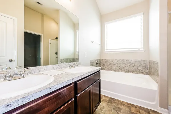 $1,320 | 1664 Road 5102, Cleveland, TX 77327