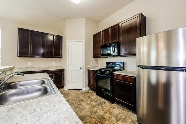 $1,405 | 1664 Road 5102, Cleveland, TX 77327