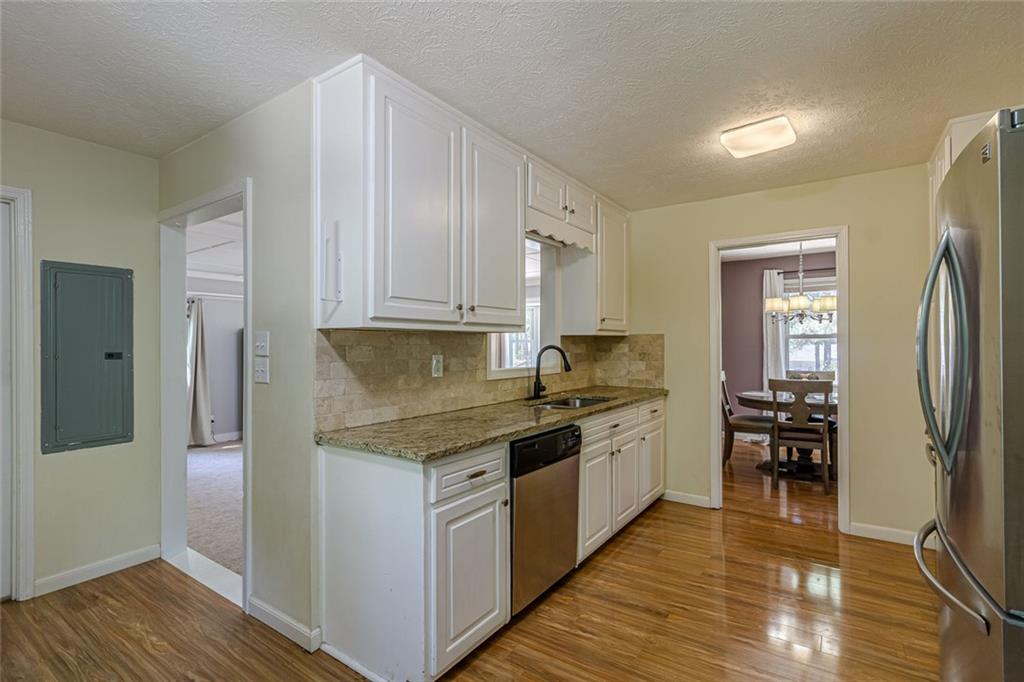 1527 Bennett Road Grayson, GA 30017 - Photo 11 of 34