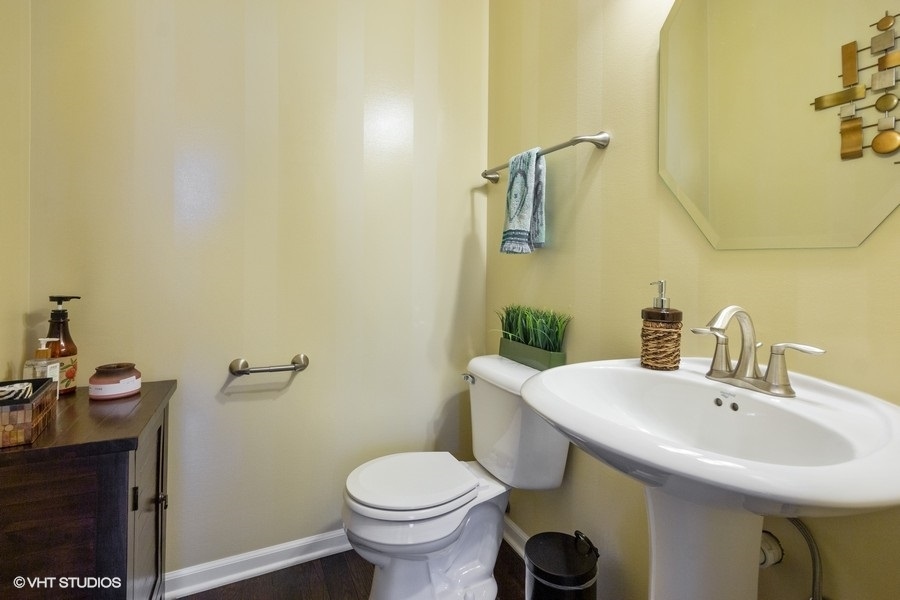 2947 Church Road Aurora, IL 60502 - Photo 8 of 20