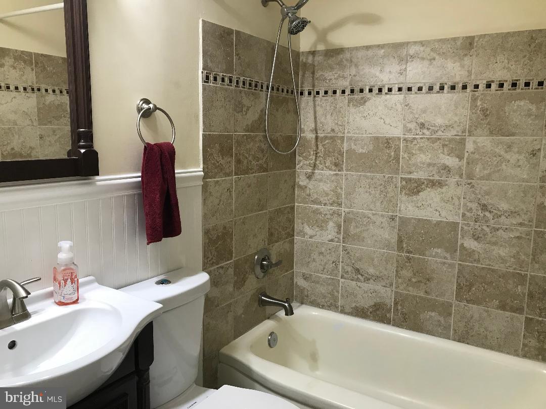 2461 Woodcroft Road Baltimore, MD 21234 - Photo 25 of 33 Full bath on main floor
