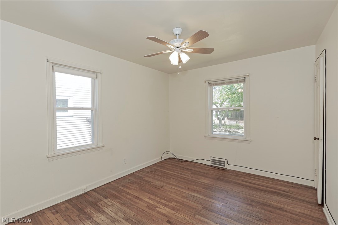 3266 Yorkshire Road Cleveland, OH 44118 - Photo 8 of 34