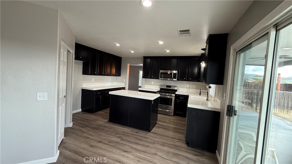 29266 Granite Ridge Court Menifee, CA 92587 - Photo 10 of 41