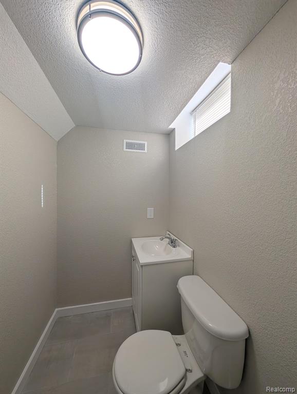 3349 Ridgecliffe Drive Flint, MI 48532 - Photo 15 of 25 Gallery Image 15