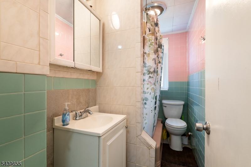110 Berry Street Dover, NJ 07801 - Photo 15 of 44