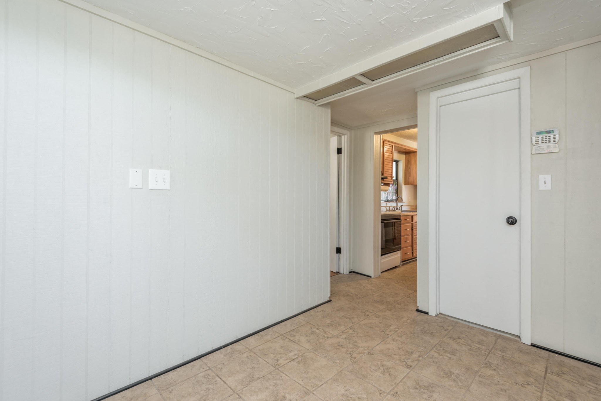 6313 Ridgeview Road Knoxville, TN 37918 - Photo 19 of 33 a view of an empty room