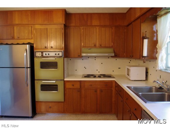 3302 River Road Vienna, WV 26105 - Photo 4 of 23 kitchen 10.11x11.3
