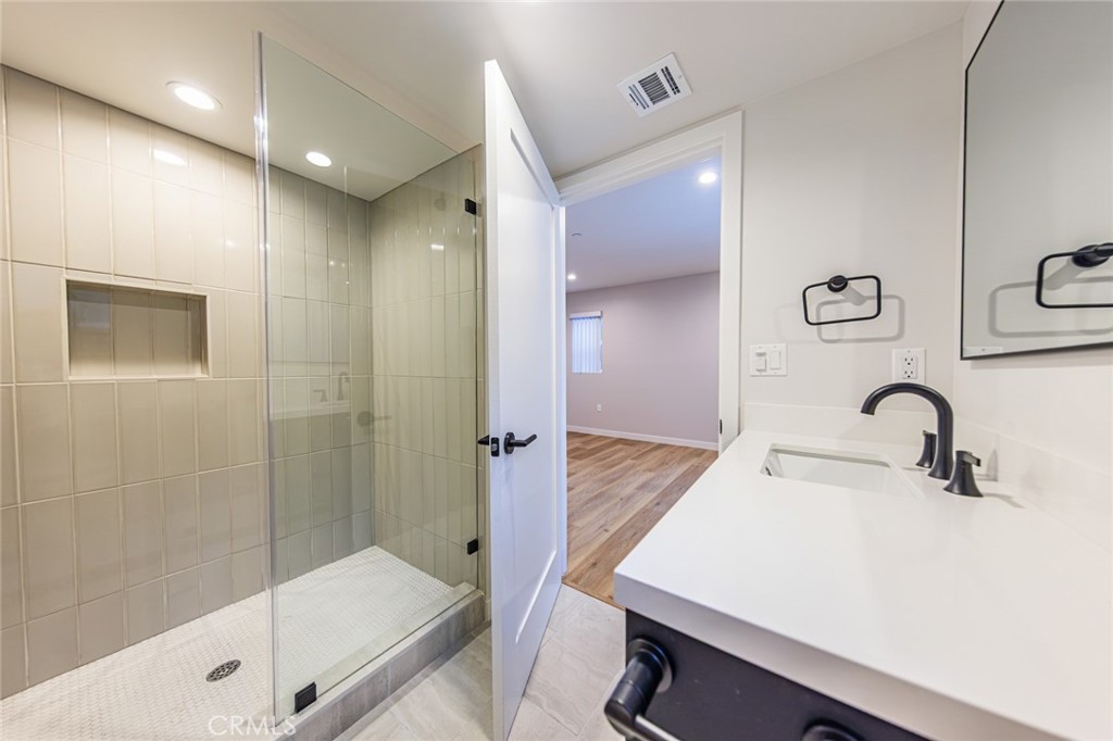 336 North Reno Street, Unit 1/2 Los Angeles, CA 90026 - Photo 15 of 36