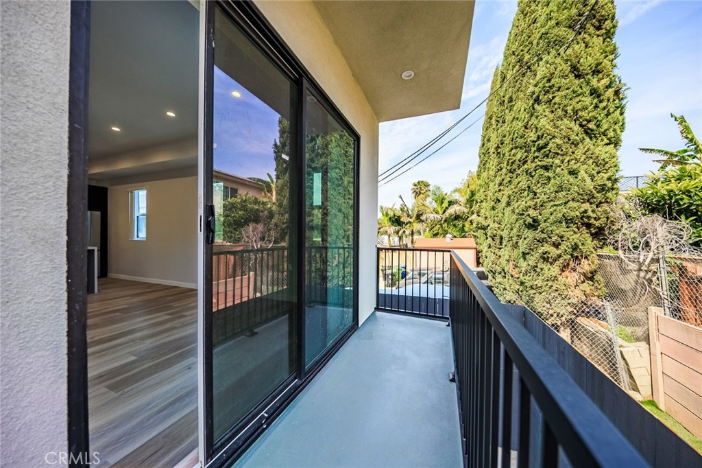 336 North Reno Street, Unit 1/2 Los Angeles, CA 90026 - Photo 22 of 36