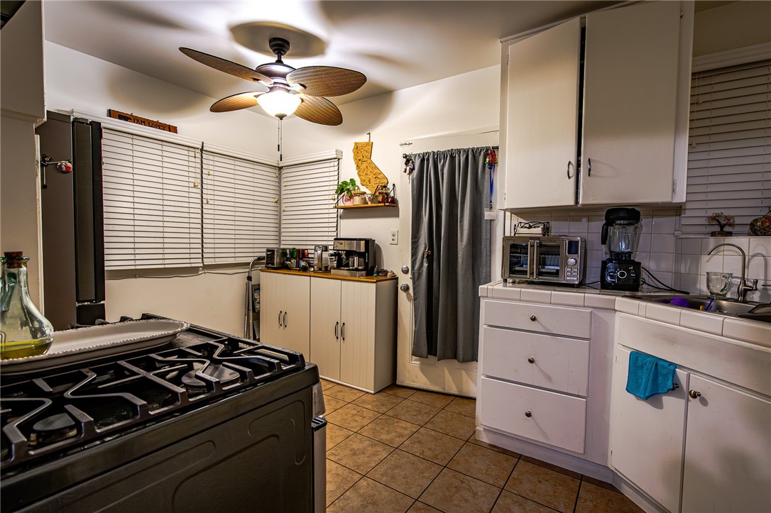 813 West Ramona Road Alhambra, CA 91803 - Photo 17 of 24 2nd unit kitchen