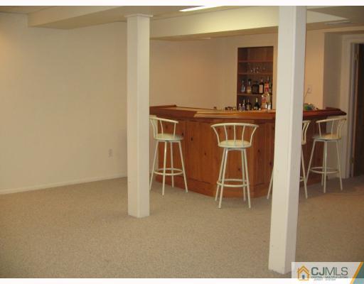 6 Pullman Loop Dayton, NJ 08810 - Photo 8 of 10 Gallery Image 8