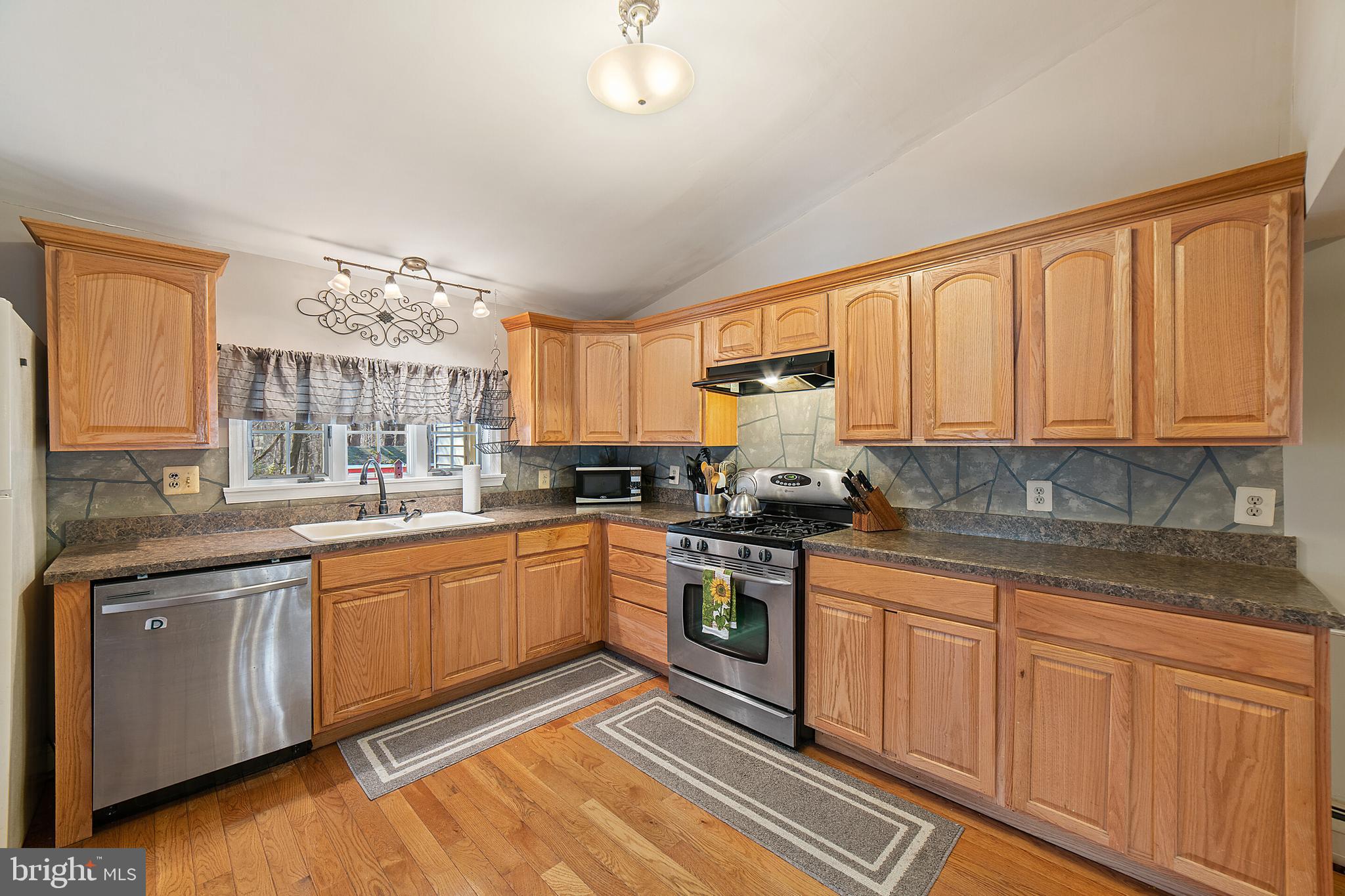 434 Pine Grove Road Bluemont, VA 20135 - Photo 14 of 43 Beautiful hardwoods in large farm kitchen.