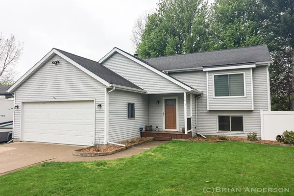 $349,900 | 3215 Sunrise Street Southeast, Grand Rapids, MI 49508