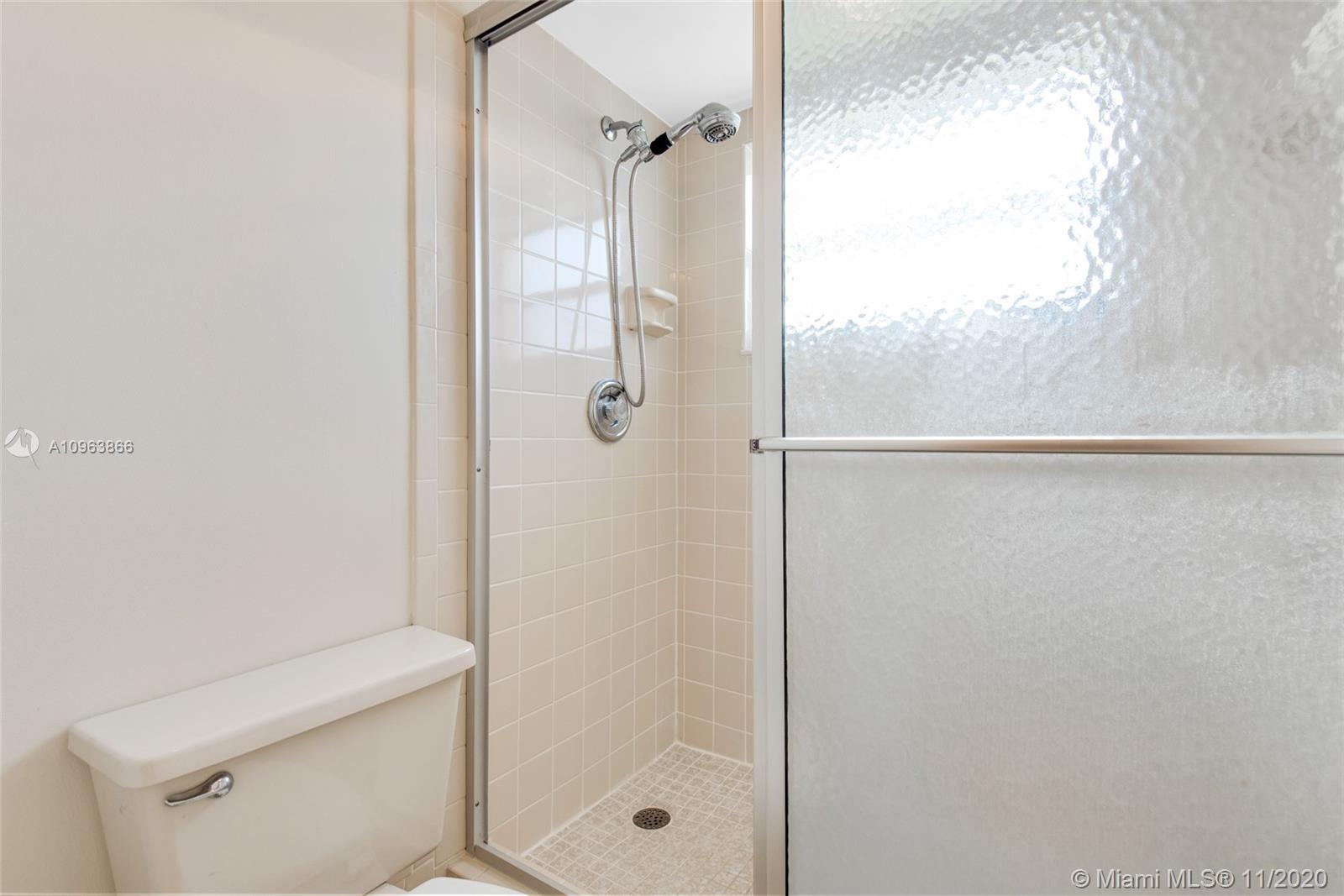 1168 North Hiatus Road, Unit 1168 Pembroke Pines, FL 33026 - Photo 11 of 42