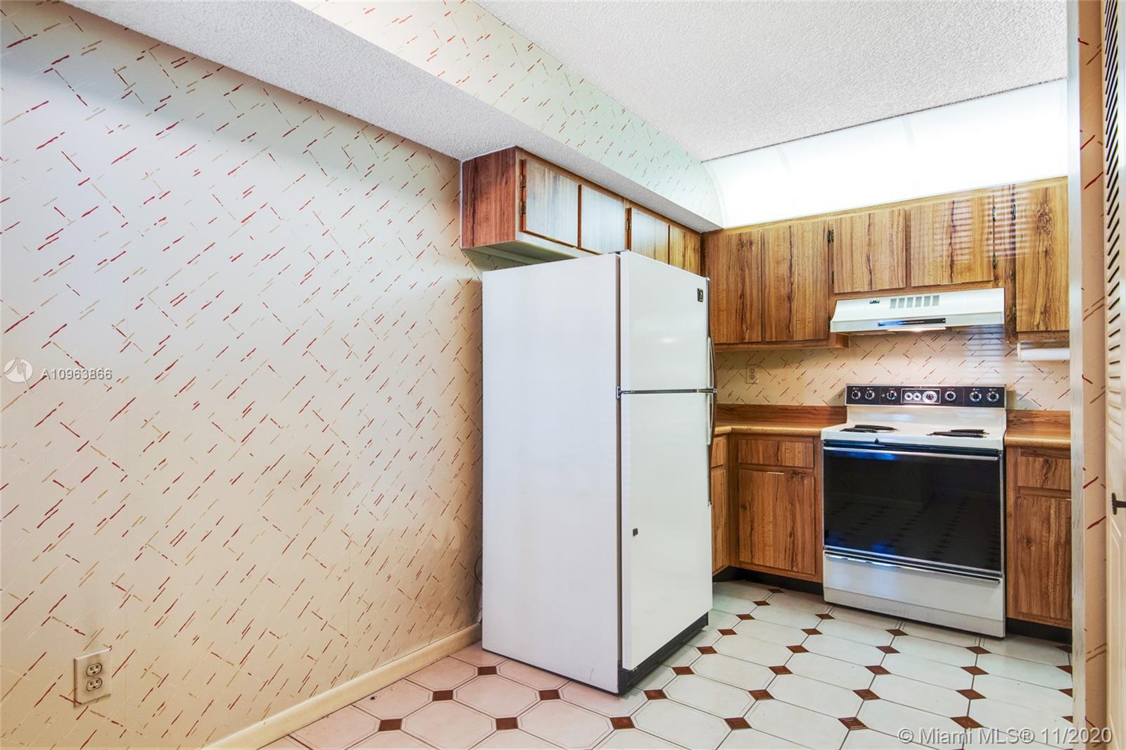 1168 North Hiatus Road, Unit 1168 Pembroke Pines, FL 33026 - Photo 23 of 42