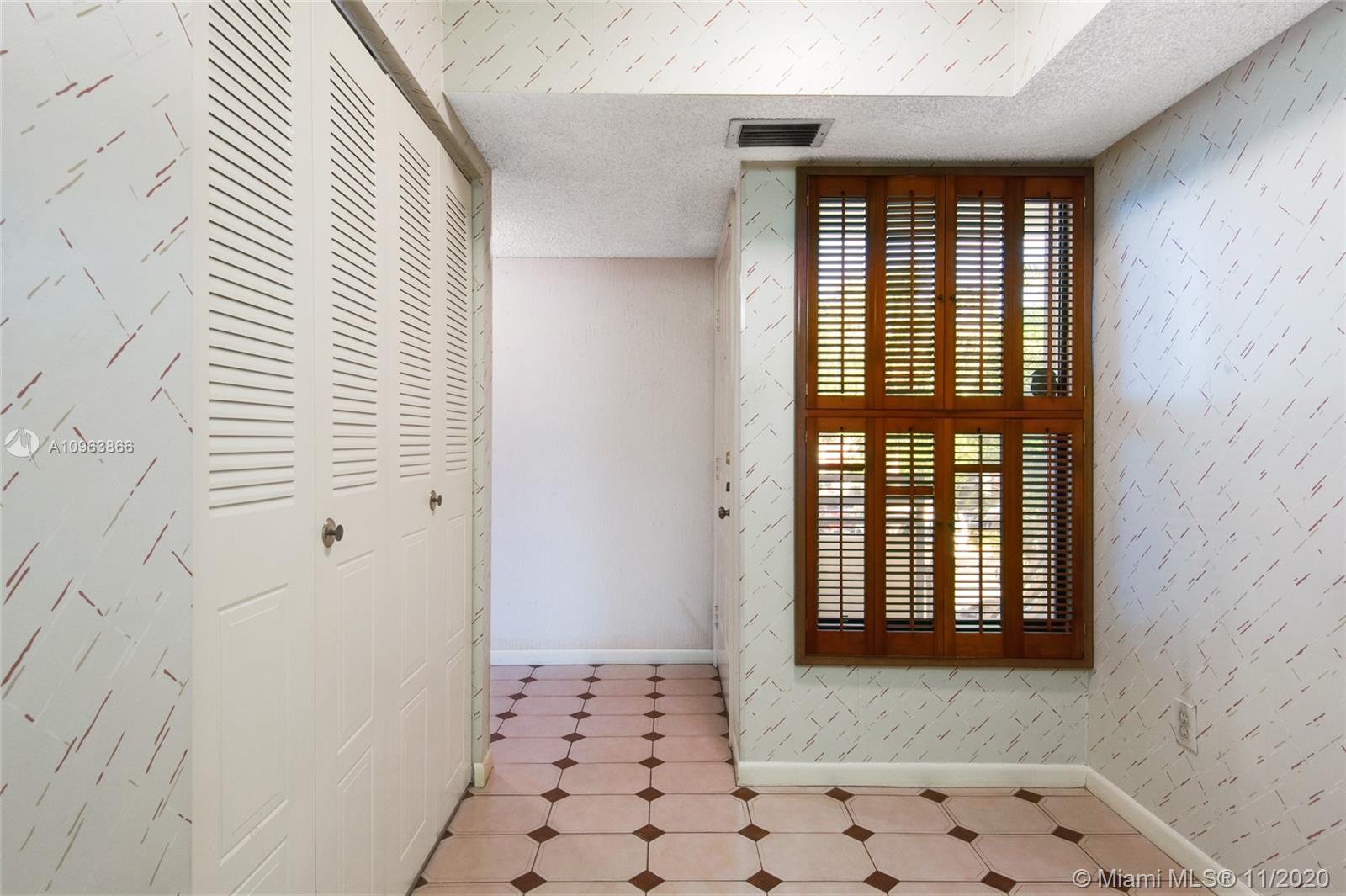 1168 North Hiatus Road, Unit 1168 Pembroke Pines, FL 33026 - Photo 28 of 42