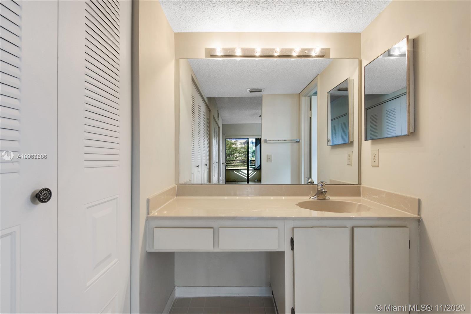 1168 North Hiatus Road, Unit 1168 Pembroke Pines, FL 33026 - Photo 9 of 42