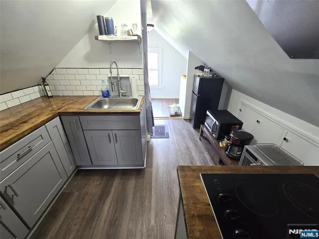 $1,350 | 167 Columbia Street, Wood-Ridge, NJ 07075