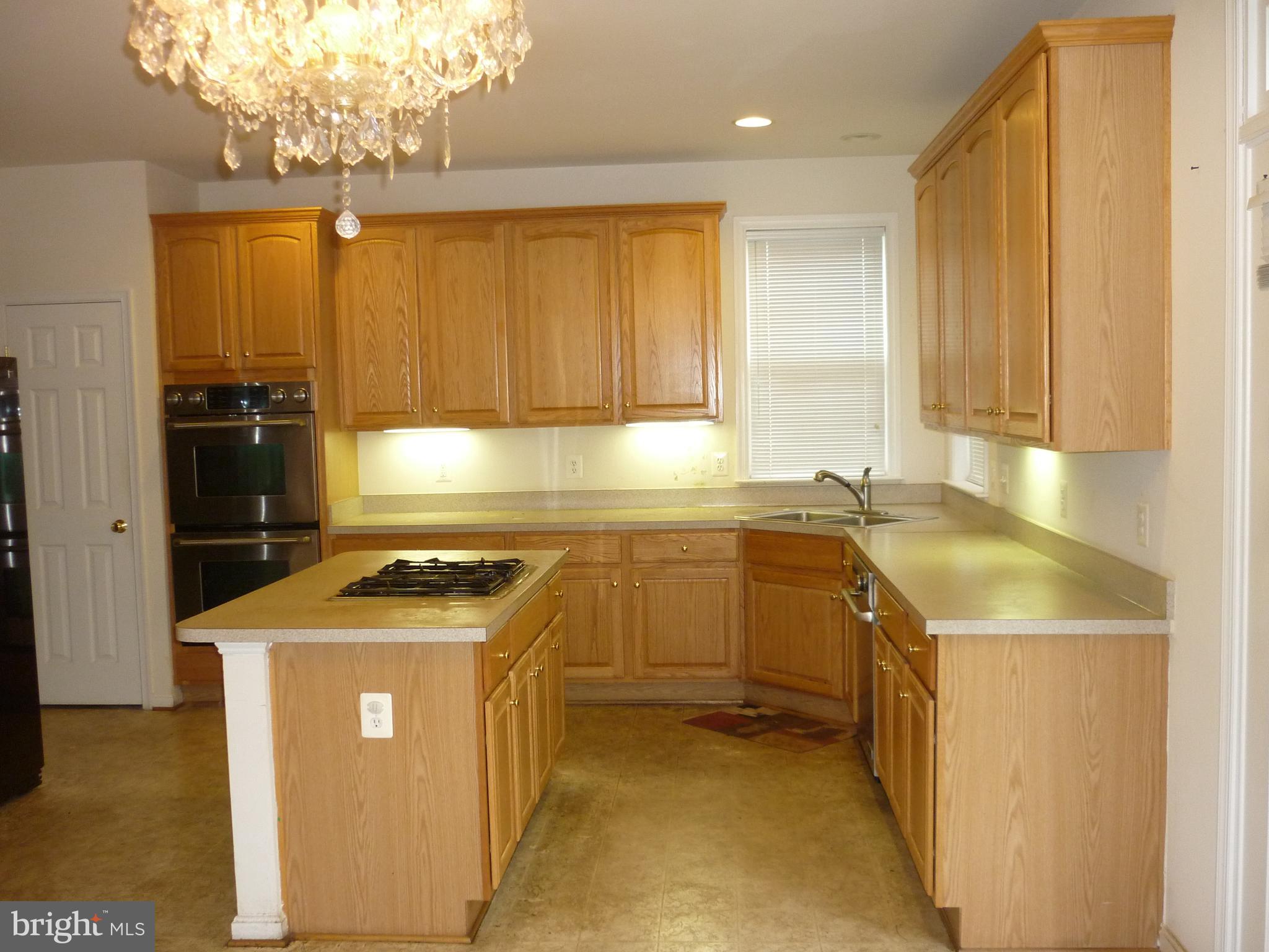 7577 Rio Grande Way Gainesville, VA 20155 - Photo 4 of 18 Kitchen