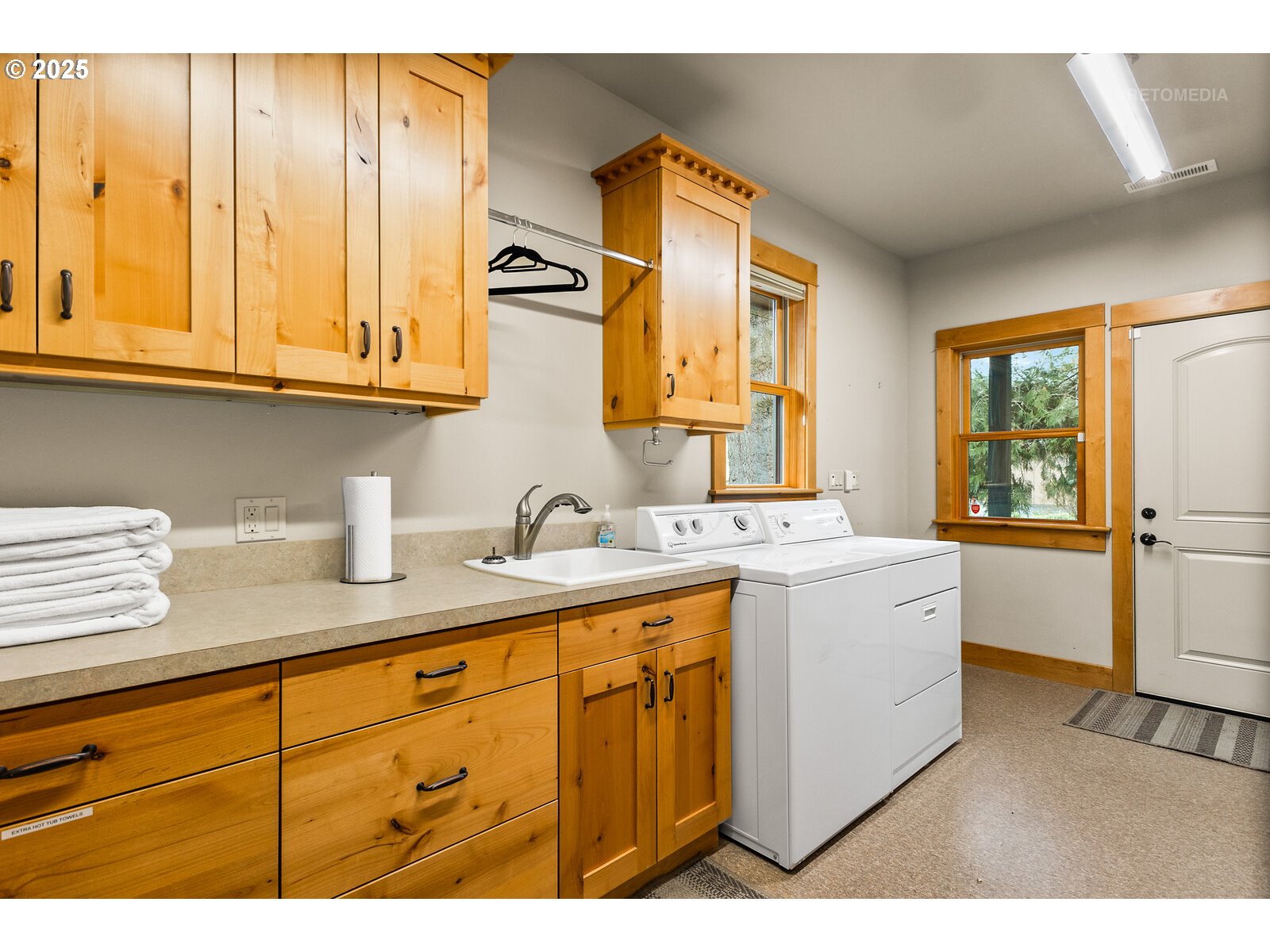 29655 Northeast Benjamin Road Newberg, OR 97132 - Photo 23 of 36 Gallery Image 23