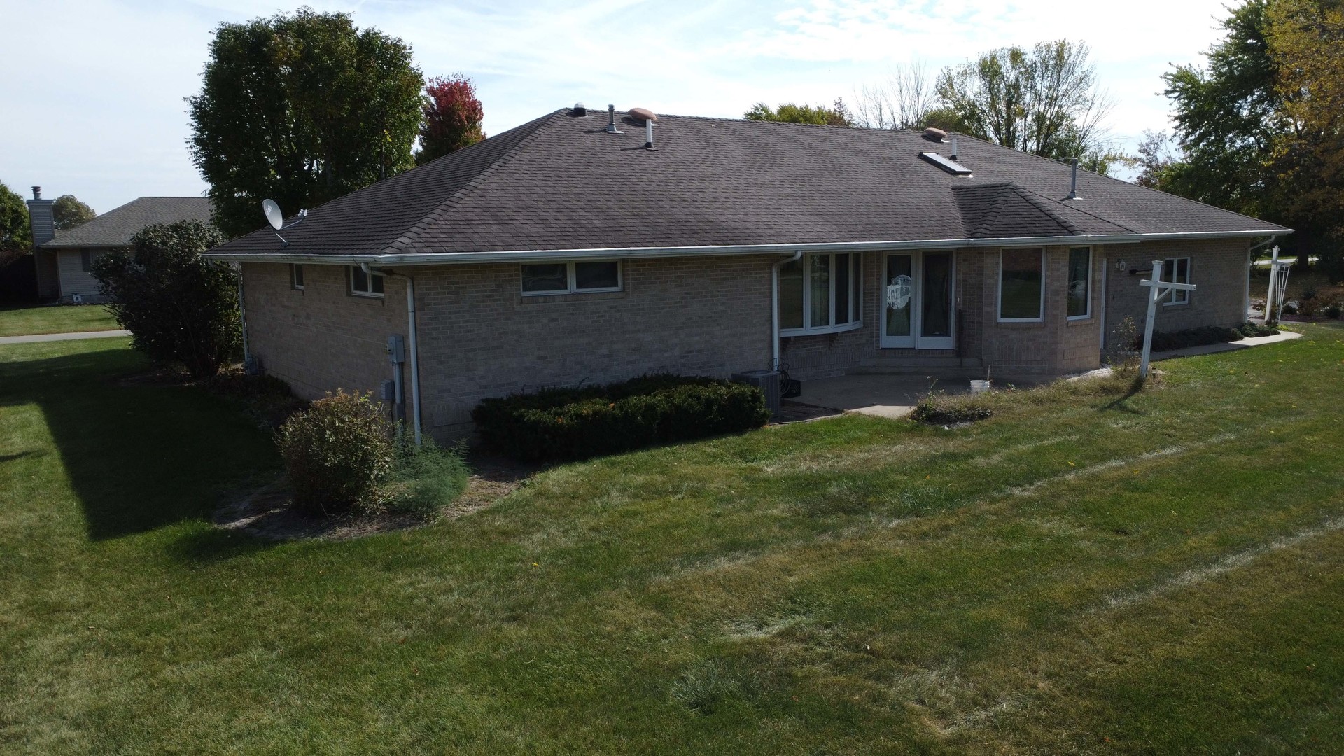 601 Church Street Crescent City, IL 60928 - Photo 12 of 60 a aerial view of a house with a garden